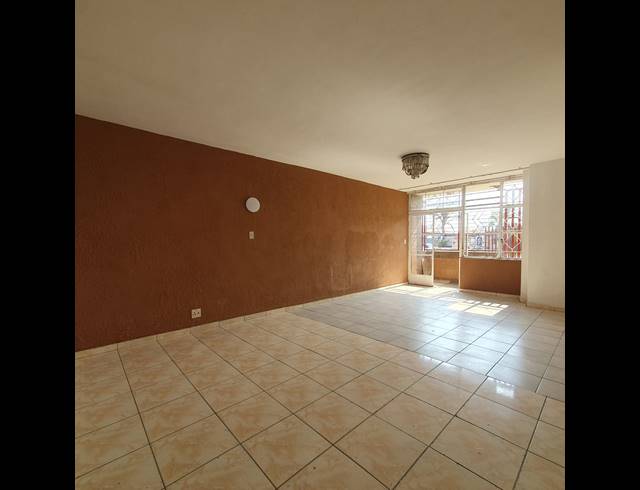 3 BEDROOM FLAT FOR SALE IN VEREENIGING CENTRAL